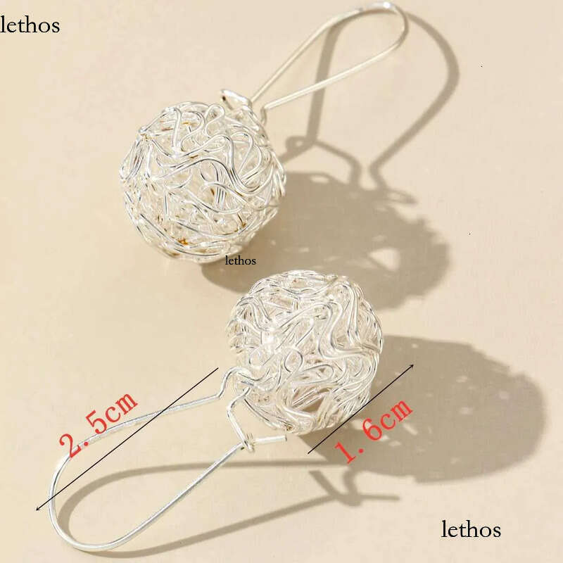 Korean Style Hollow Ball Pendant Stud Earrings for Women Vintage Party Jewelry Wholesale Sweet Friend Gift Aretes Brincos e6