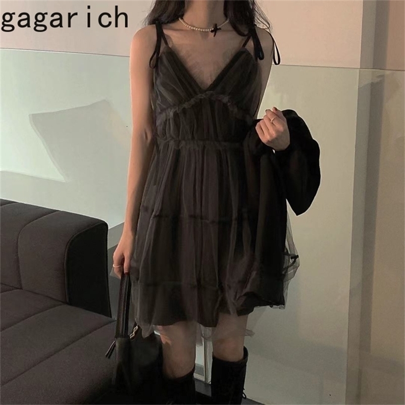 Gagarich Women Dresses Spring Summer French Vintage Temperament Female Sexy V-Neck Mesh Stitching Short Sling Vestidos 210630