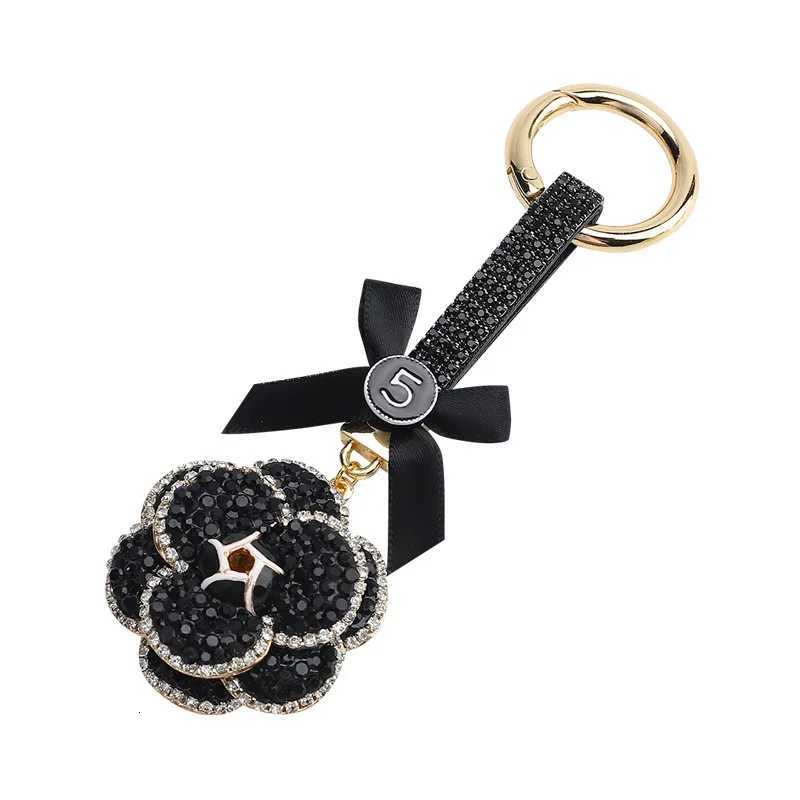 Fashion Fashion Crystal Diamond Camellia Flower Car Key Chain Key Ring Rhinestone Bow Cartoon Metal Keyring Car Accessories Decoration D250925