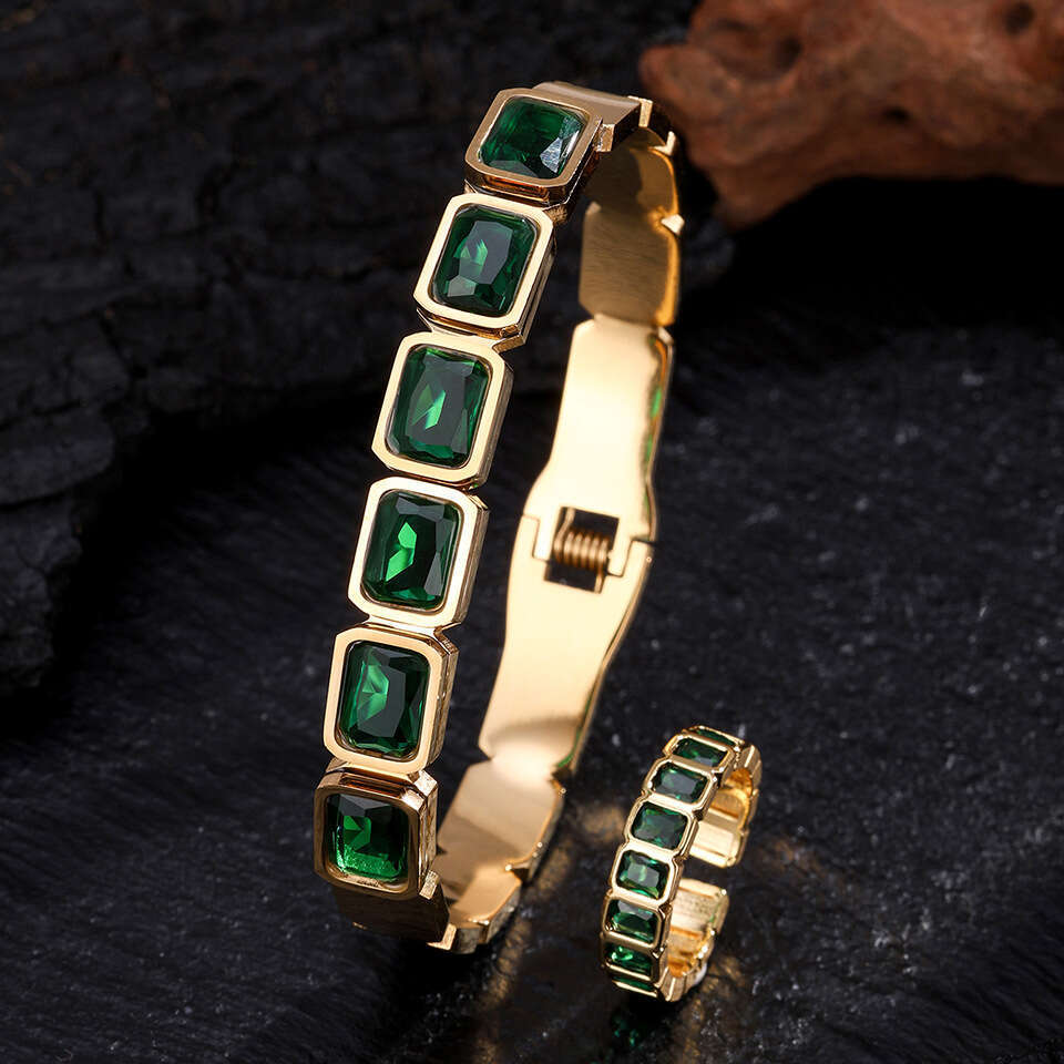 Copper Inlaid Zirconia Electroplated Gold Square Colored Dia Bracelet for Women with Clasp Design Sense Jewelry
