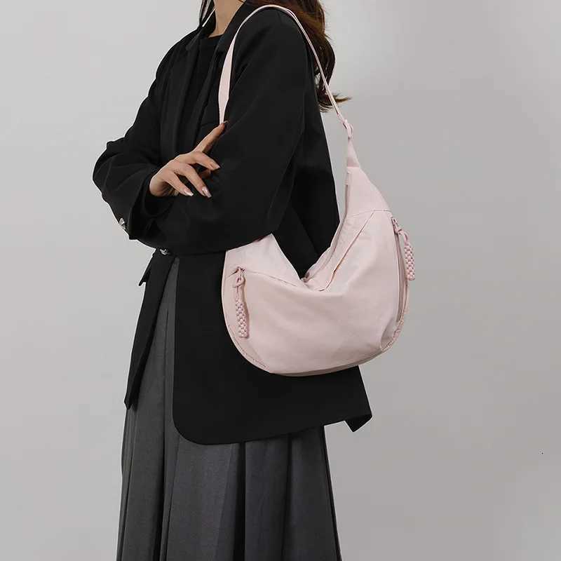 New Wheat Ear Zipper Crossbody Bag Fashionable Commuting Large Capacity Wrinkle Bag Fashionable Simple Casual Dumpling Bag Z250918
