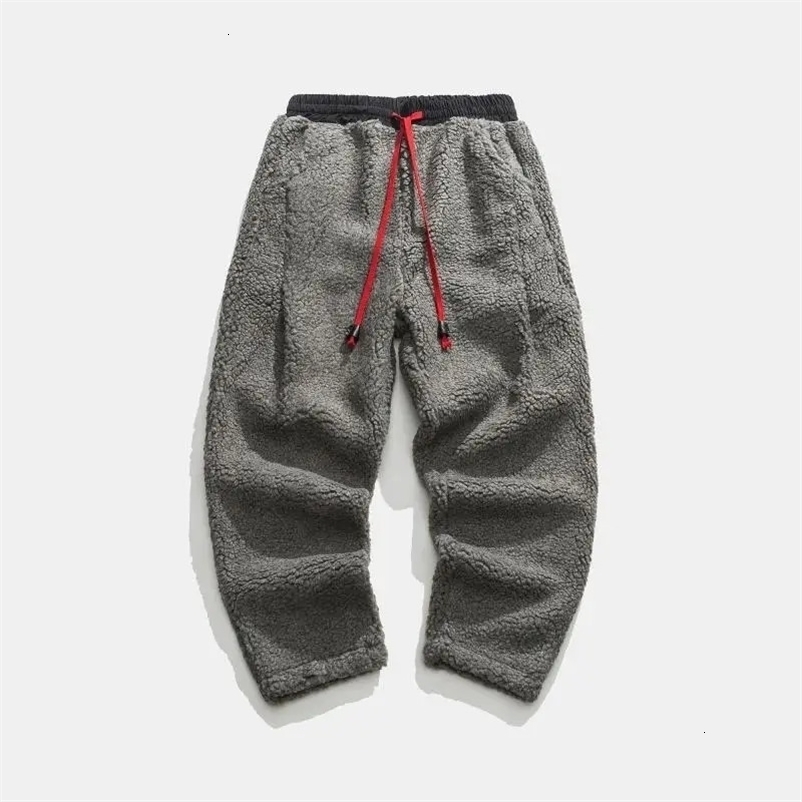 Winter Men Solid Color Fleece Pants Male Vintage Fashion Thick Oversized Harem Pants Men Lamb Wool Warm Trousers 240126