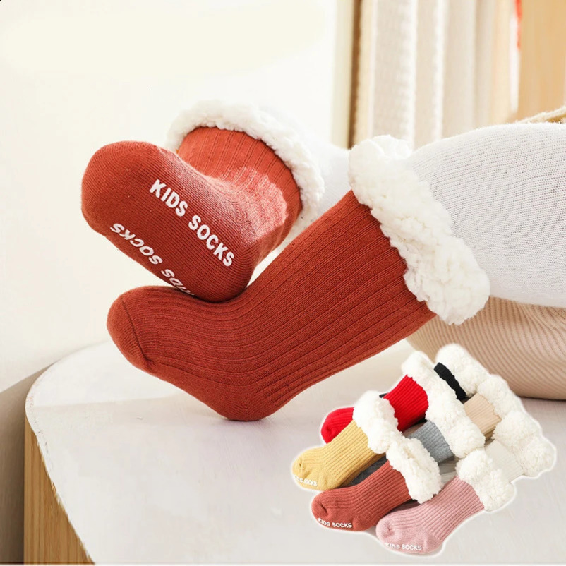 borns winter anti slip long socks with printing for young children girls boys and children Years warm knitted knee high socks 241118