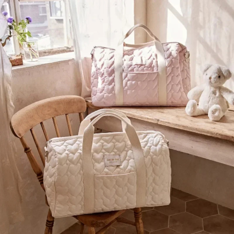 2025 Korean Instagram Mommy Bag for Going Out Lightweight Diagonal Spanning Large Capacity Fashion Mommy BagHandheld Diaper 250218