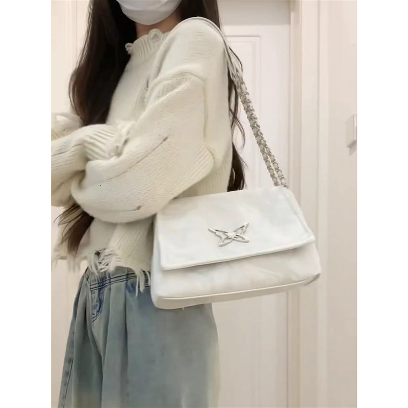 2025 autumn and winter new butterfly element niche clean trend bag design retro light luxury style Y2K spicy girl armpit bag designer bag