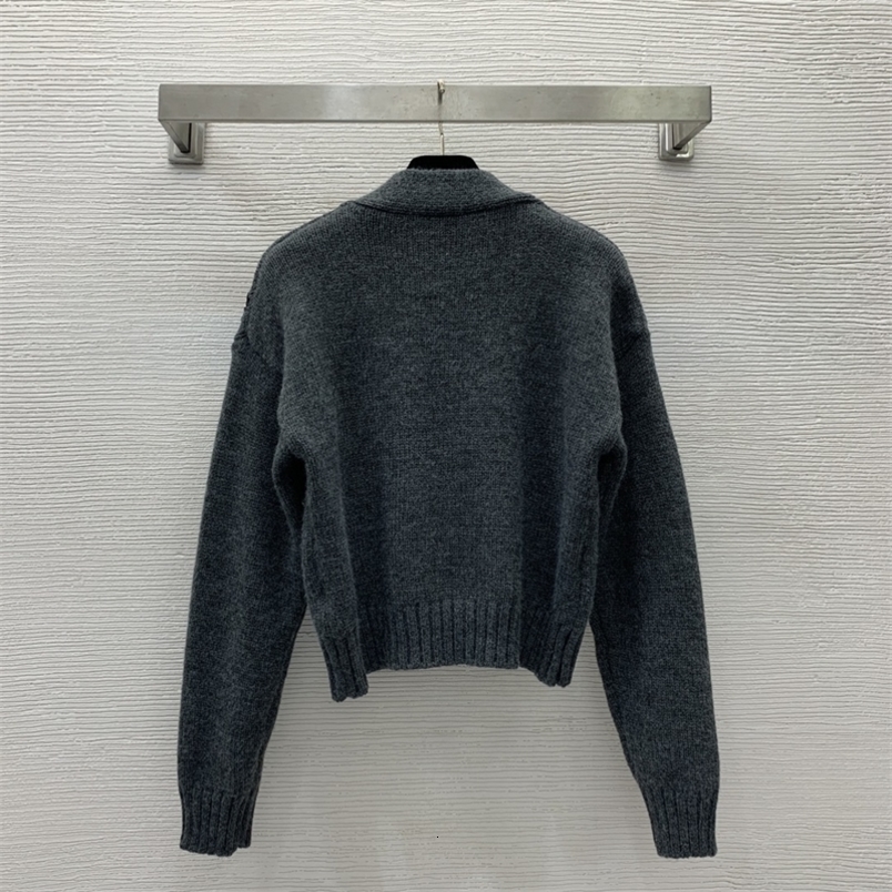 Autumn and winter thick gray sweater cardigan wool sweater womens short jacket 241113