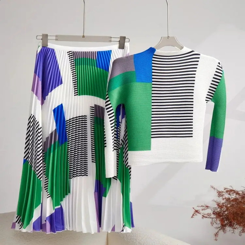 Contrast Color Jacquard Striped Pleated 2 Pieces Set Womens Long Sleeve Stretch TShirt Top Elastic Waist Miyake Skirt Suit 240729