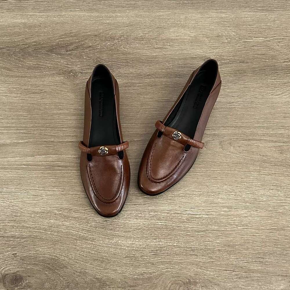 Celebrity Plus Size Round Toe Slip-On Loafers for Women 2025 Summer New Black Shallow Mouth Small Designer Shoe Leather Shoes