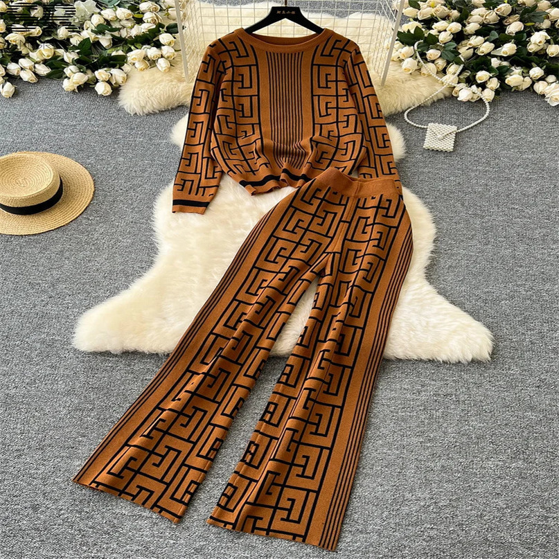 SINGREENY Geometric Maze Printed Two Piece AutumnWinter Oneck SweaterPants Womens Casual Fashion Knitted Set 240827
