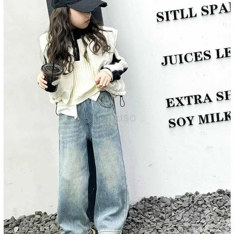 Sanrio Girl Casual Jeans Hello Kitty Kawaii Anime Fashion Spring and Autumn Student WideLeg Cowboy Pants Children Clothing New L250925