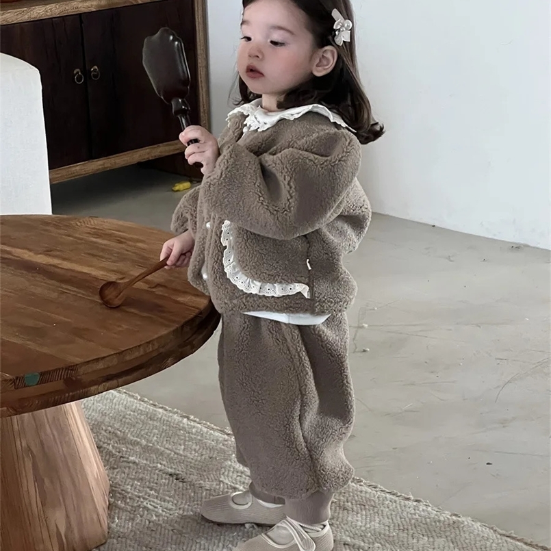 Winter Baby Fleece Warm Clothes Set Girls Cute Lace Cardigan Coat Pants Plus Velvet Thick 2pcs Suit Infant Outfits 241106
