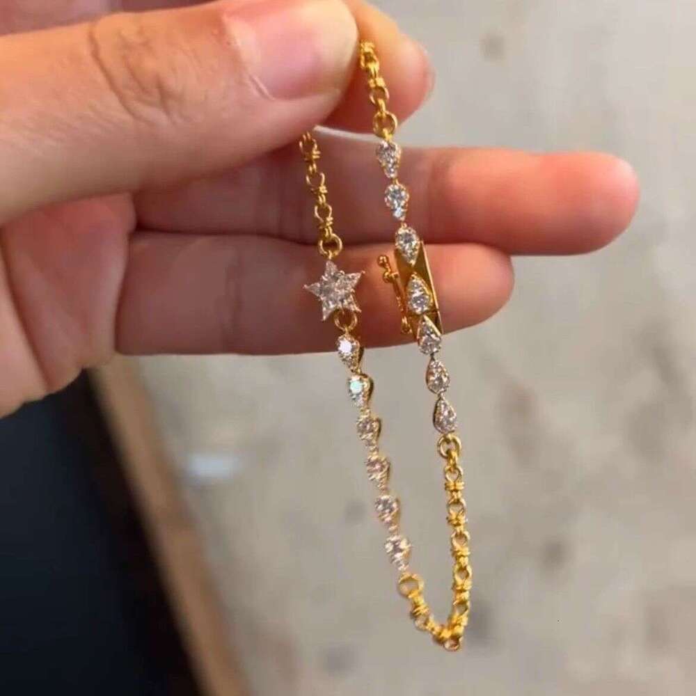 Bracelet Designer Luxury jewelry for women alloy plated with 18K gold men Four-Pointed Star Shiny high quality Elegant Exquisite Festival Vacation Gif