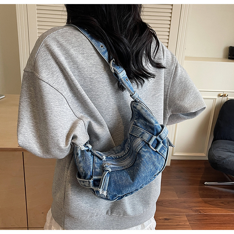 2025 autumn bag and winter new style light luxury trend Korean style niche design denim shoulder bag retro washed design denim designer bag
