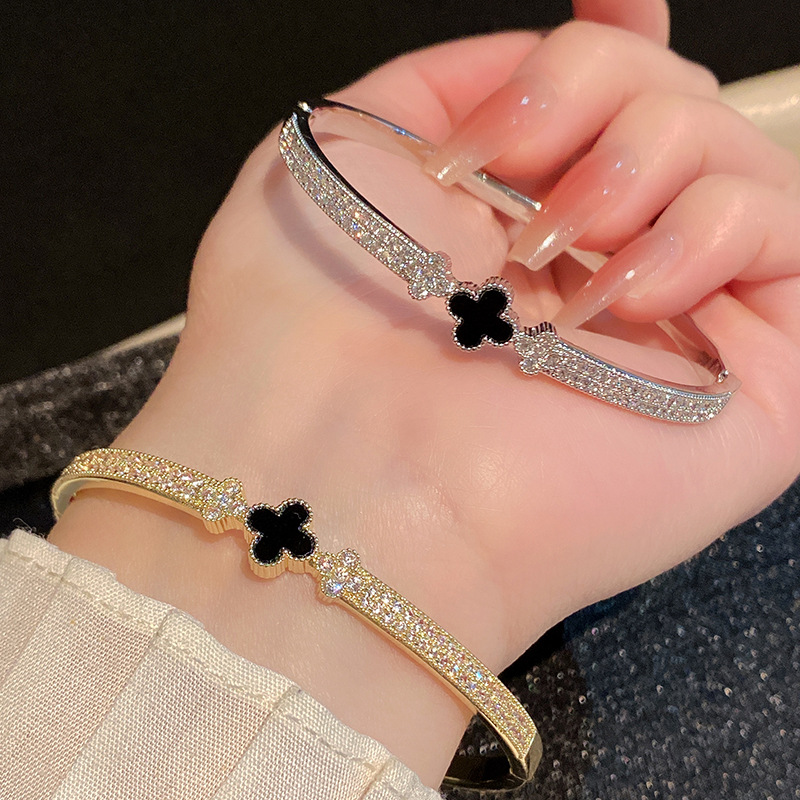 Multiple Styles Designer Jewelry Four Leaf Clover Bracelet Gold-Tone Diamond Bracelet High End Adjustable Opening Luxury Jewelry For Women Shell & Cry