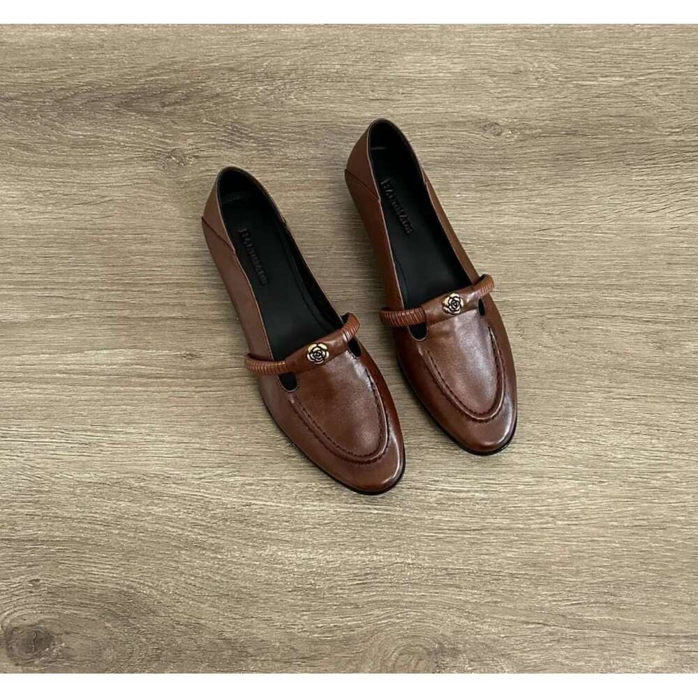 Celebrity Plus Size Round Toe Slip-On Loafers for Women 2025 Summer New Black Shallow Mouth Small Designer Shoe Leather Shoes