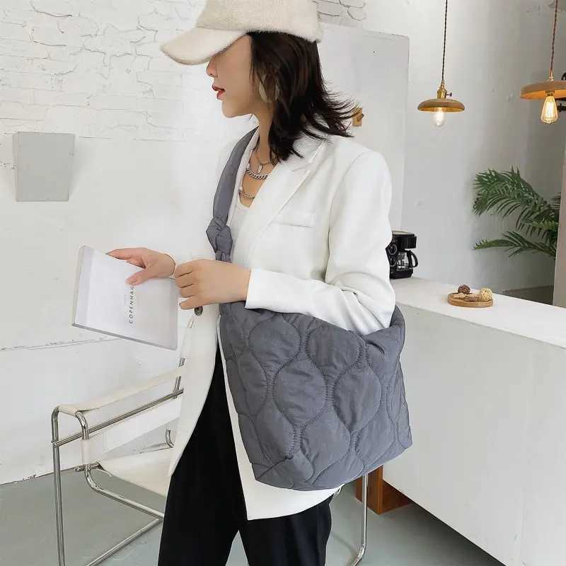 2021 Winter New Women Shoulder Bags Down Feather Padded Big Crossbody Hobo Bag Cotton Leather Female Large Capacity Shopper Tote Z250918