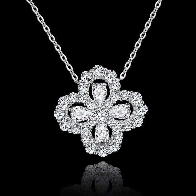 Vana Fashionable Versatile Clavicle Chain Sterling Sier Claw Set Moissanite Four Leaf Clover Pendant Fine Jewelry Necklace