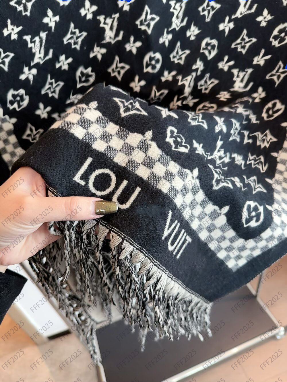 2026 Stylish Women Cashmere Designer Scarf Full Letter Printed Scarves Soft Touch Warm Wraps Autumn Winter Long Shawls brown white hot