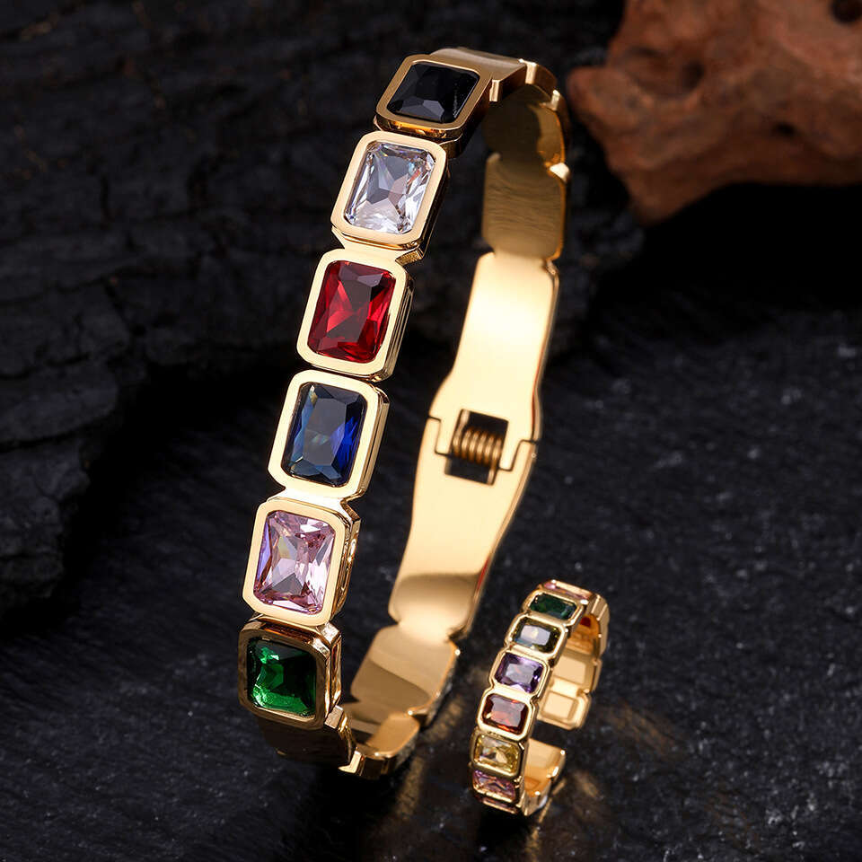 Copper Inlaid Zirconia Electroplated Gold Square Colored Dia Bracelet for Women with Clasp Design Sense Jewelry