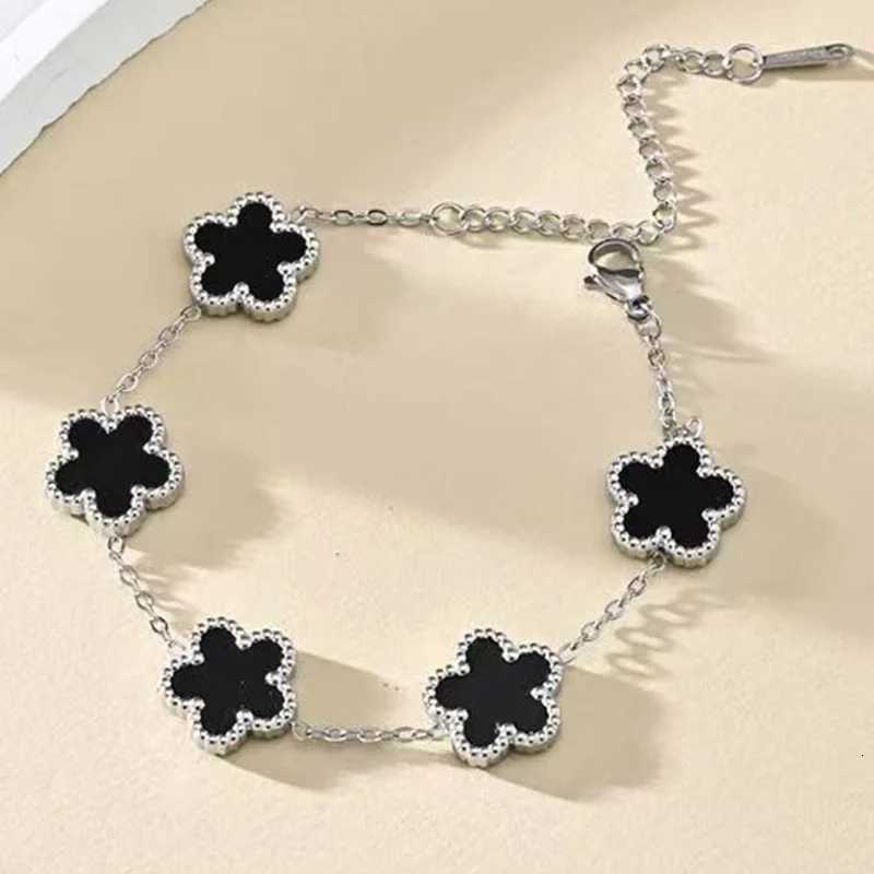 New Lucky Five Leaf Flower Plated Silver Color Clover Jewelry Stainless Steel Bracelet Exquisite Party Accessories GiftXJ250925