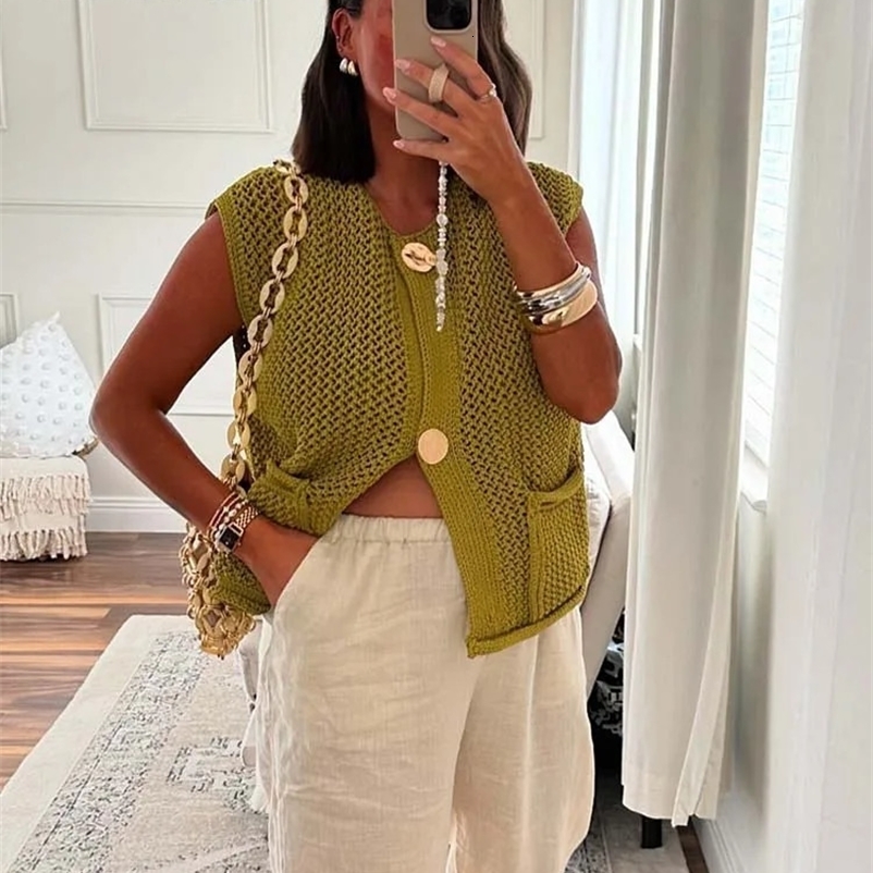 Women Fashion Sleeveless Coarse Needle Knitting Vest Sweater Female Chic Big Pockets Patch Buttons Cardigan Waistcoat Tops 250516