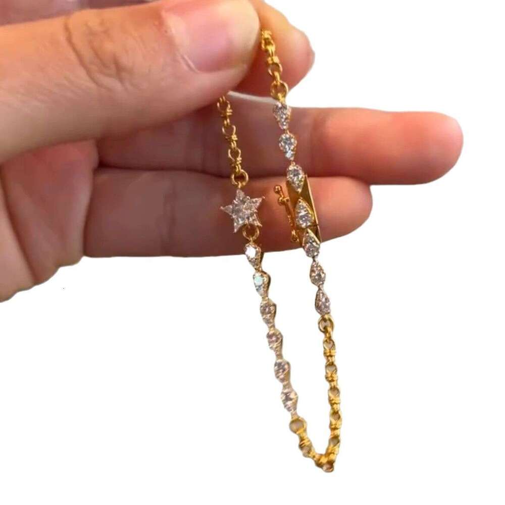 Bracelet Designer Luxury jewelry for women alloy plated with 18K gold men Four-Pointed Star Shiny high quality Elegant Exquisite Festival Vacation Gif