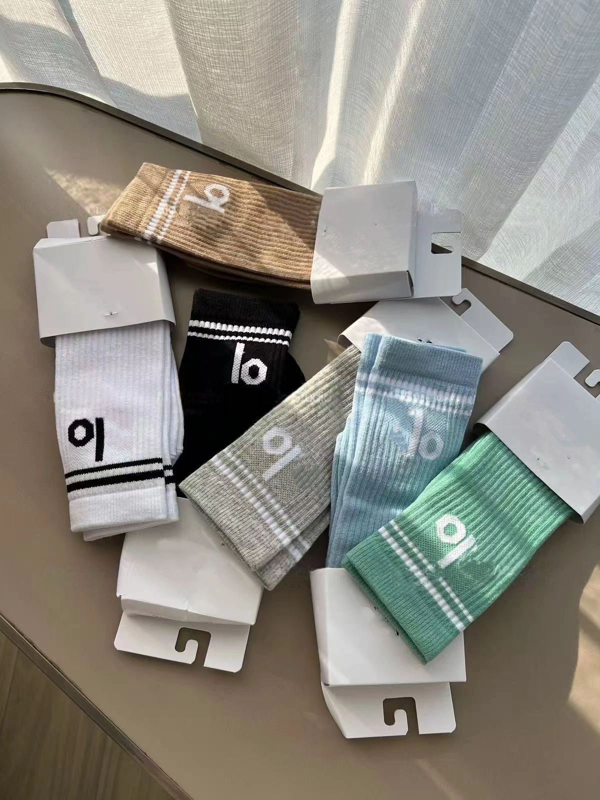 Women's Socks Designer Mid Calf Cotton Knit Stockings Fashionable Socks Luxury Trendy Brand Autumn Socks