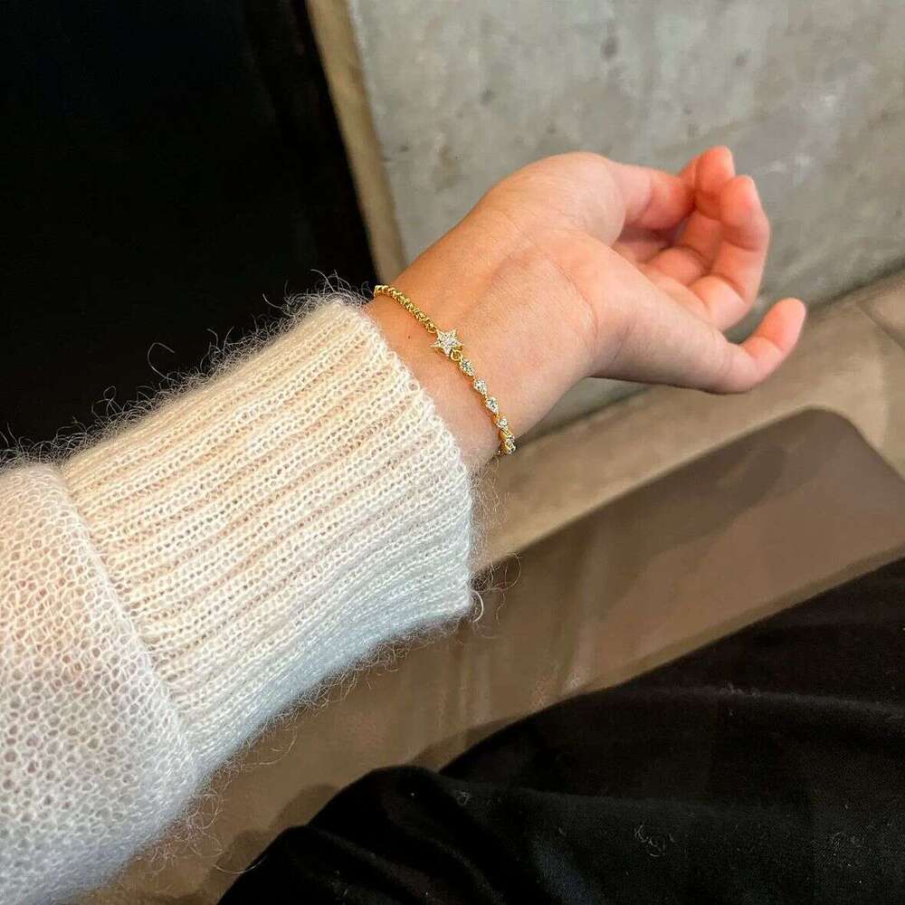 Bracelet Designer Luxury jewelry for women alloy plated with 18K gold men Four-Pointed Star Shiny high quality Elegant Exquisite Festival Vacation Gif