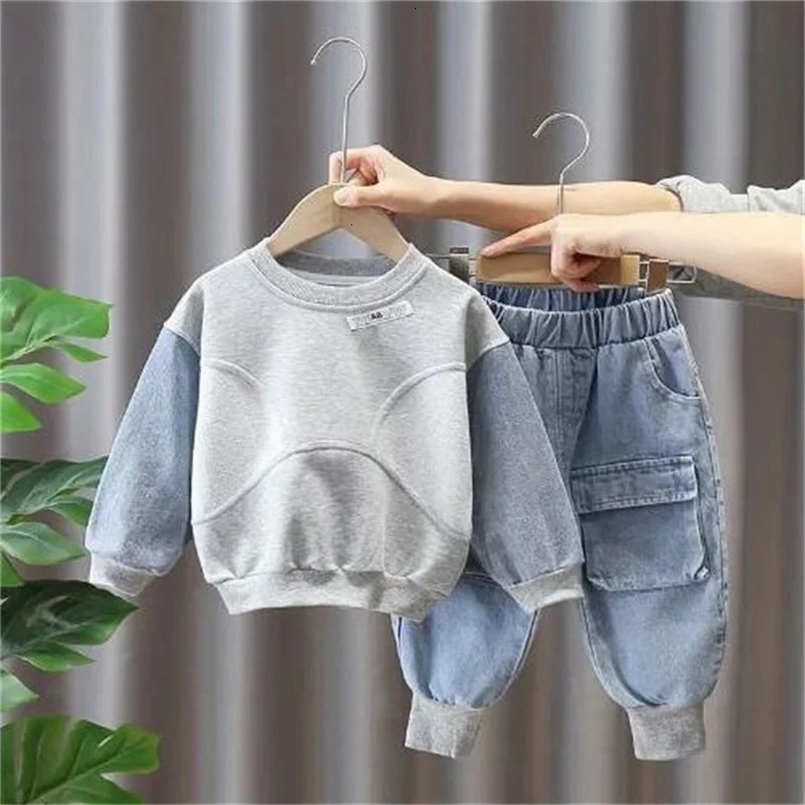 Baby boy clothes set light blue solid color street fried cowboy two-piece fashion long sleevedenim sweatpants clothes. 250219