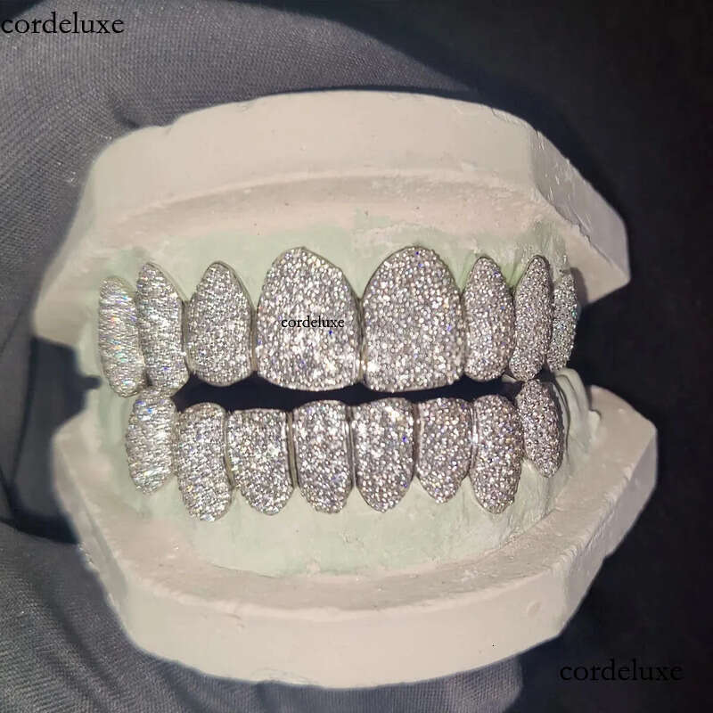 2025 NEW Solid Sier Gold Plated Iced Out VVS Moissanite Dia Hip Hop Grillz for Teeth 95