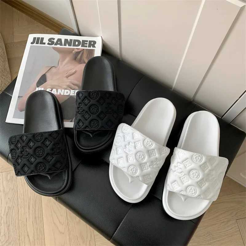 Ladies Magic Sticker Flat Slippers 2025 Summer New Designer Luxury Sandals for Women Elegant Home Flat Slippers Zapatos De MujerXJ250925