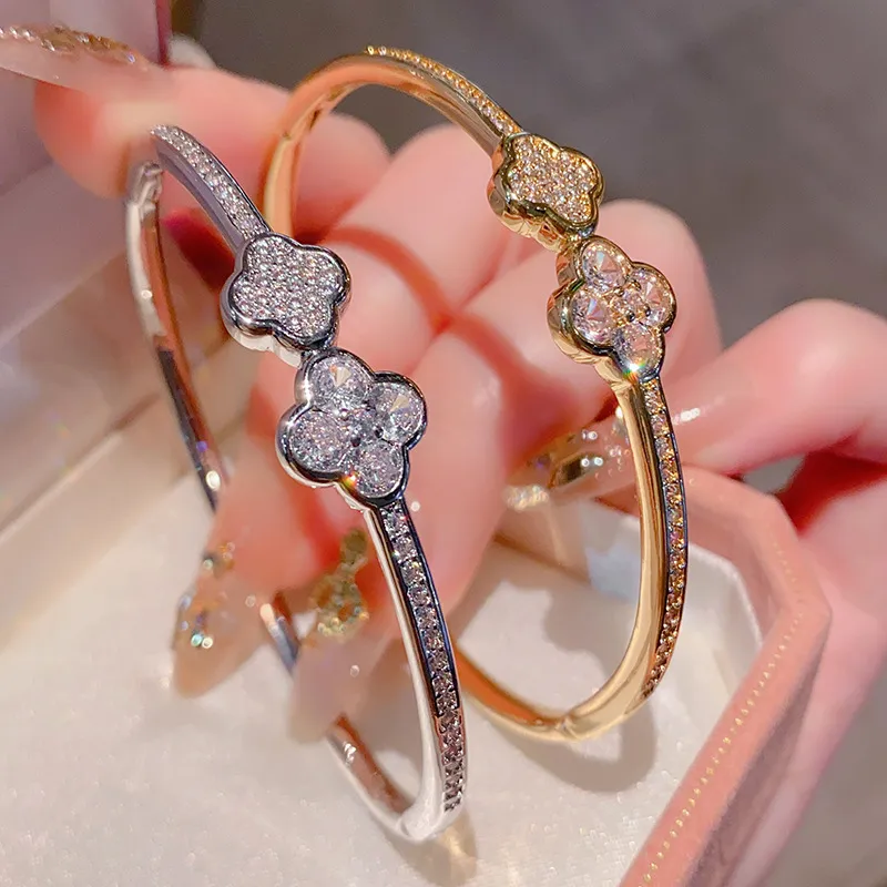 Clover Bracelet For Women Luxury Designer jewelry double-layer Leaf Bracelets 18K Gold Silver Plate Agate Diamond Fashion Charm Chain Wedding Gift Par