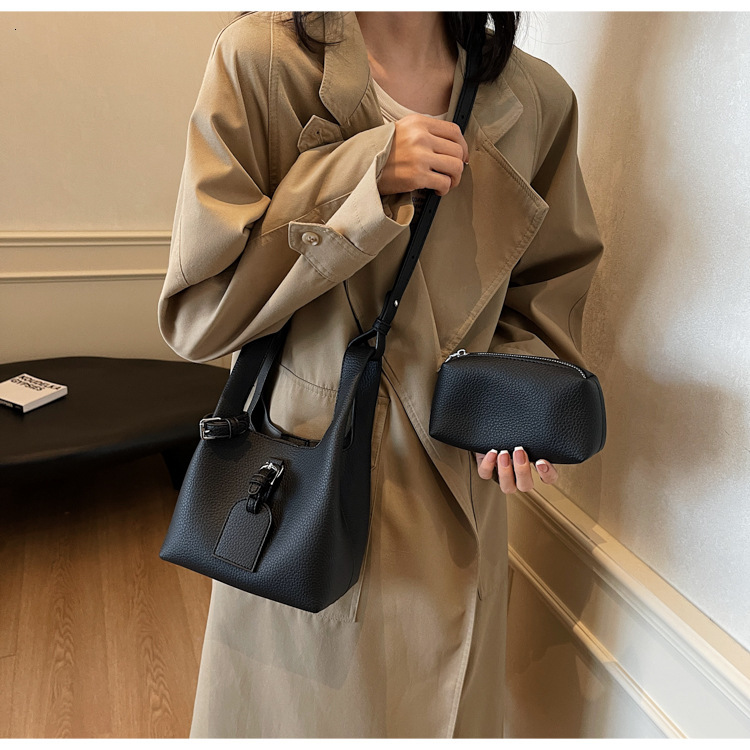 2025 autumn and winter bag new French retro style women's fashionable and elegant bucket bag niche design women's shoulder bag designer bag
