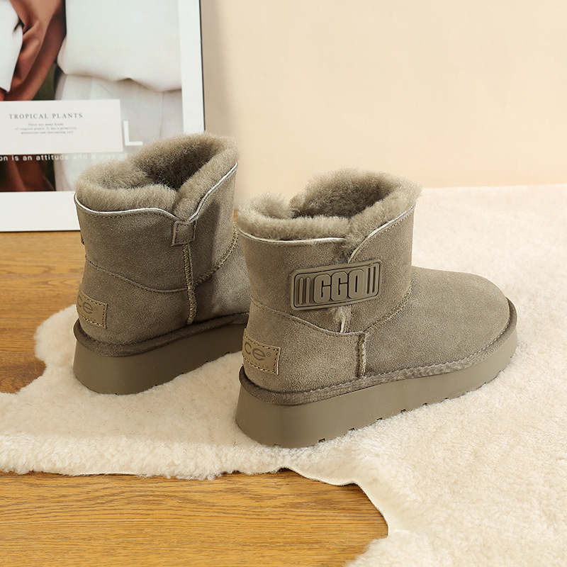 CE designer shoes Free shipping oxhide affordable luxury Winter anti slip snow boots with thick plush cotton shoes Tarnish yellow plain