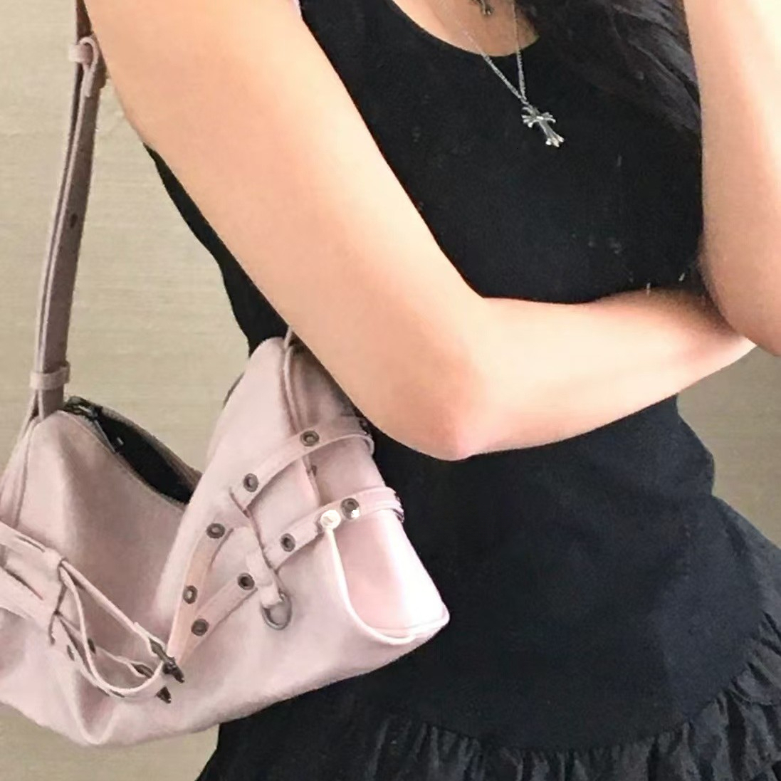 2025 autumn and winter new Korean bag style niche design large capacity motorcycle bag Y2K retro spicy girl belt buckle shoulder bag designer bag