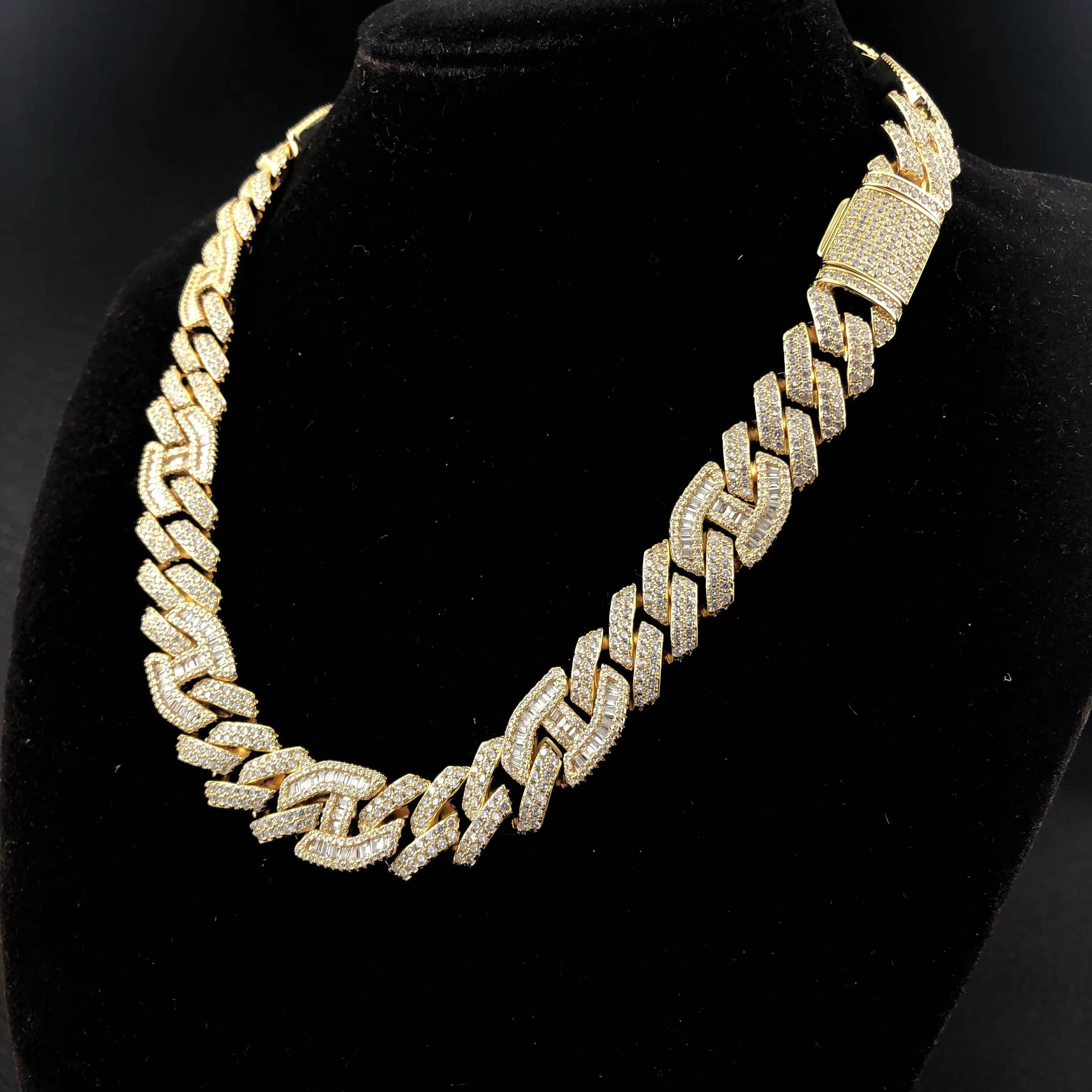 YSS Jewelry 15mm Prong Baguette GuccE Curb Chain Necklace