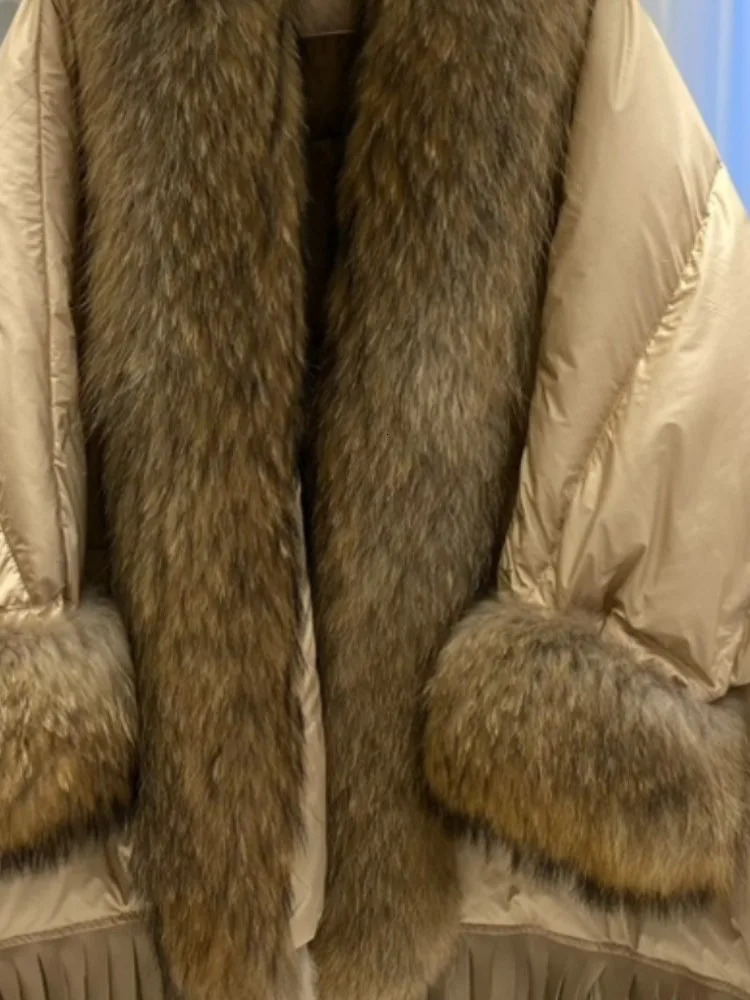 European Fashion Goose down Winter Jacket for Women Real Raccoon Fur Collar Trendy Streetwear Cloak Coat 2025 250916Z