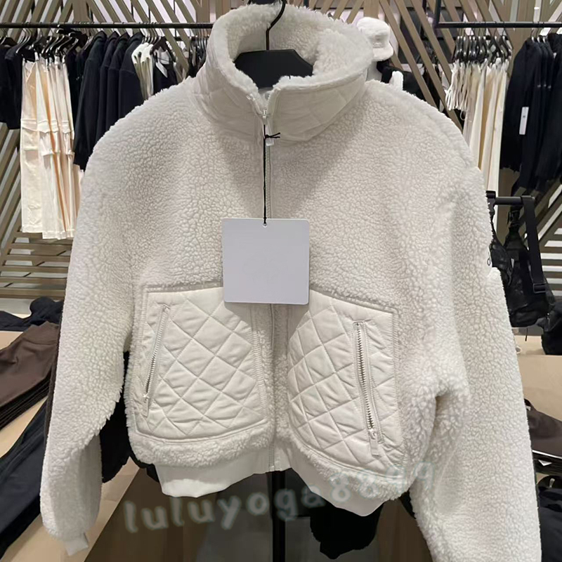 New Designer Womens Autumn And Winter Brown Lambhair Hooded Short Jacket Thick And Warm Sporty And Casual Stand Up Collar Zipper Jacket Top Sports Jacket Winter Coat