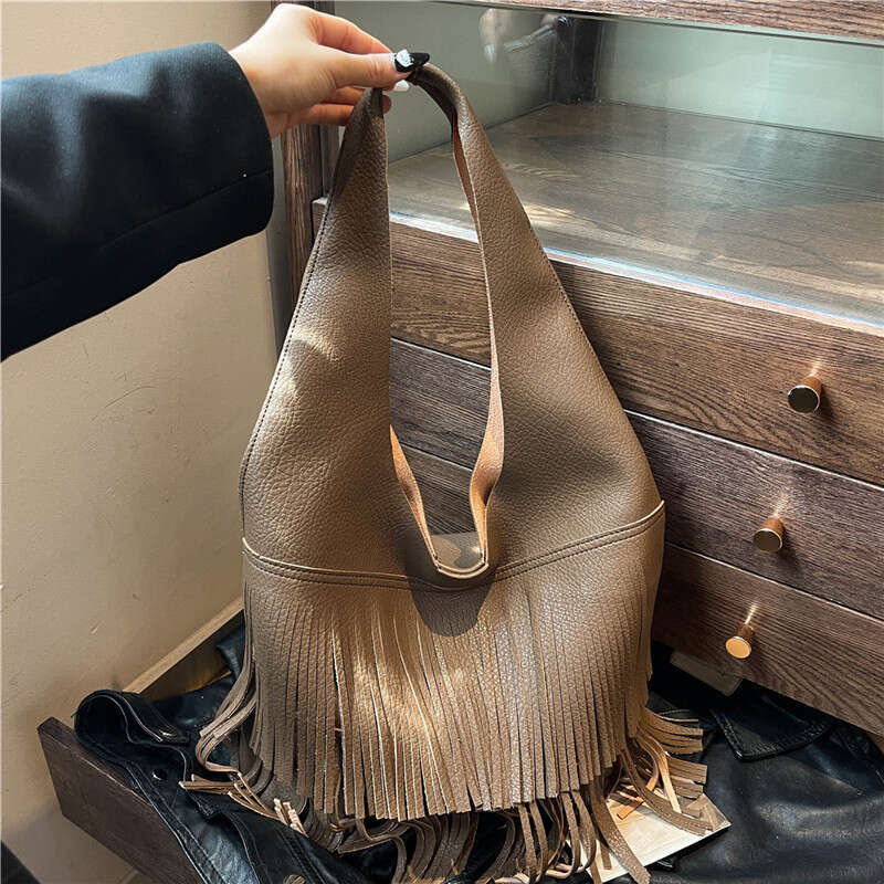 2025 New Casual Large Capacity Designer Bags Shoulder Handbag Bucket -Daughter Bag Autumn Winter Trendy Tassel Women's