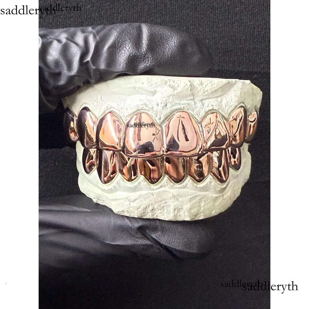 2025 New Unisize Wholesale Mens Hip Hop Gold Teeth Sier Top & Bottom Iced Out Grillz Dental Moissanite Grill dc