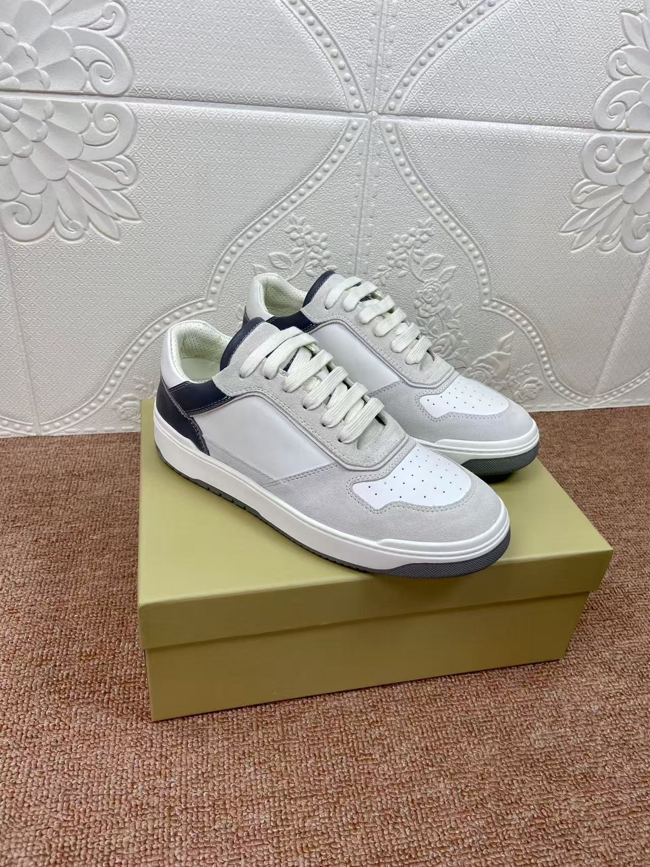 Casual shoes sports shoes luxurious material calf leather splicing process high-density elastic latex comfortable and versatile