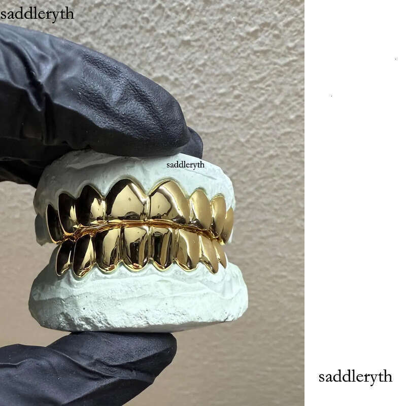 2025 New Unisize Wholesale Mens Hip Hop Gold Teeth Sier Top & Bottom Iced Out Grillz Dental Moissanite Grill be