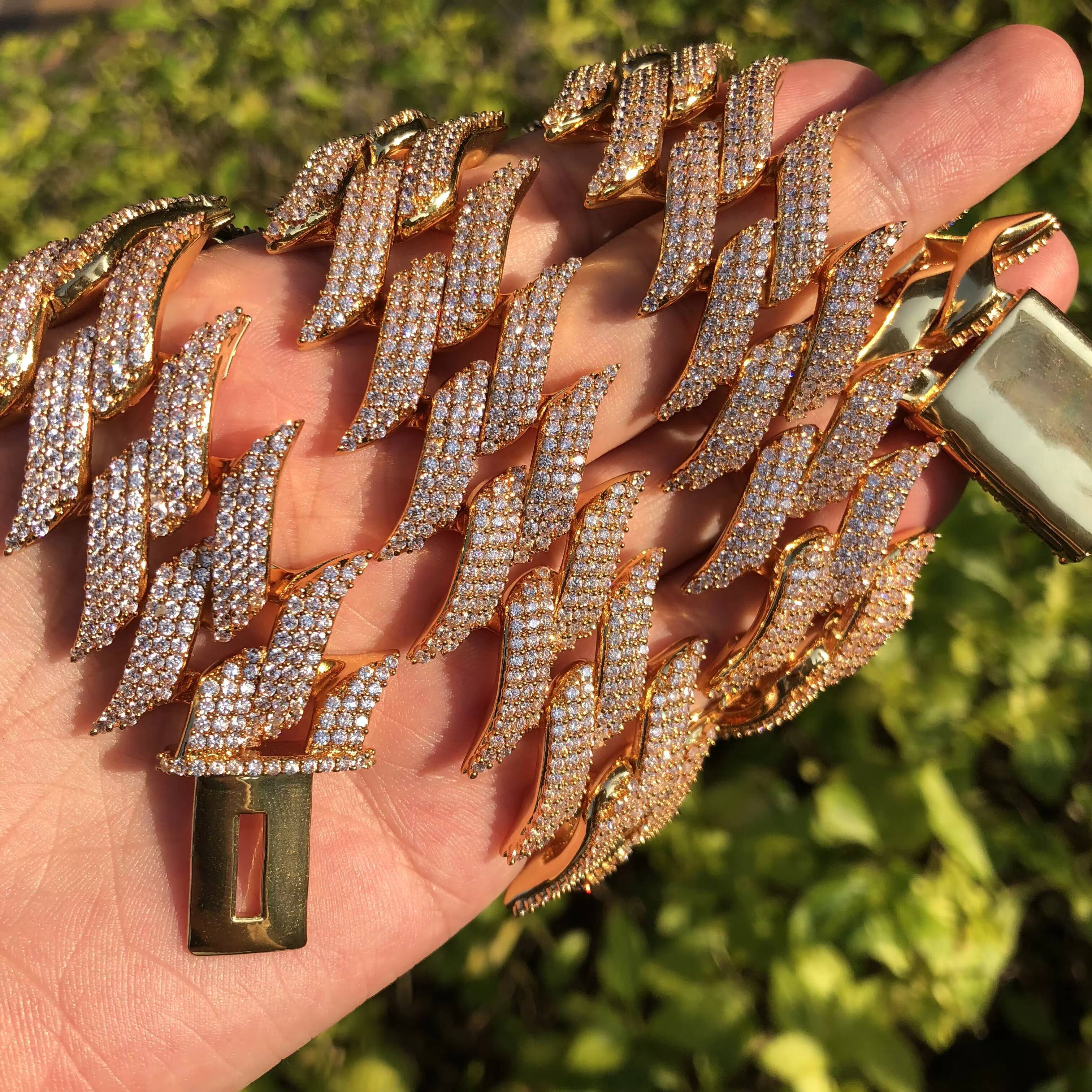 New Designing Spiked Chain Hiphop Iced Out Big Heavy Chain for Men