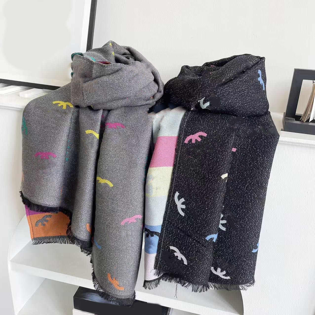 Luxury Scarf Designer DoubleSided Rainbow Scarf Womens Scarf Mens Scarf Couples Scarf HighEnd Cashmere Knitted Scarf Winter Thick Warm Tasselled Scarf