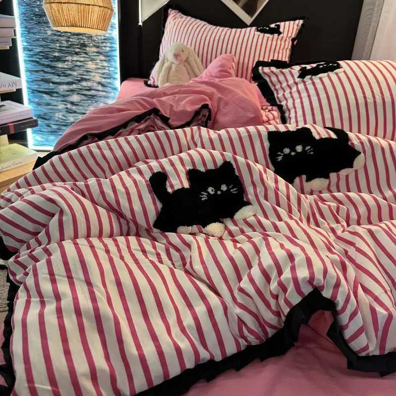 Korean Style Bedding Set Green Strip Black Cat Embroidery Washed Cotton Duvet Cover Cute Cardboard Bed linen Comforter Sets Z250925