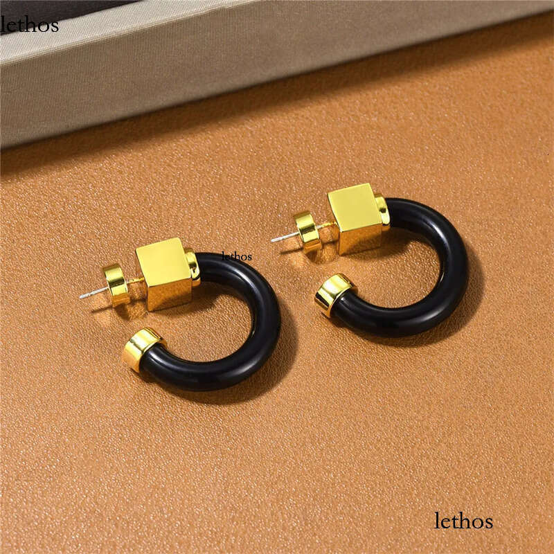 French Vintage Resin C-shaped Earrings for Women S Sier Needle Design Light High End Fashion Charm all-match Jewelry 7f