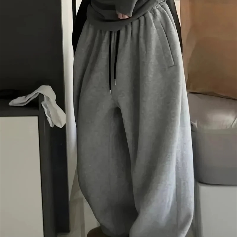Y2K Women Streetwear Gray Oversized Joggers Korean Harajuku Parachute Pants Women Sweatpants Wide Leg Baggy Trousers Clothes 240530