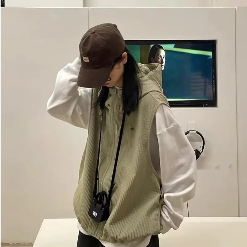 Japanese retro checkered hooded vest loose fitting workwear sleeveless folding jacket trendy 240819