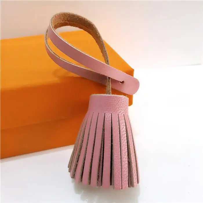 Handmade Luxury Leather Tassel Keychains For Handbag Mini Bag Charms Accories Decoration Porte Clef Wens Gift Bk Y250925 s