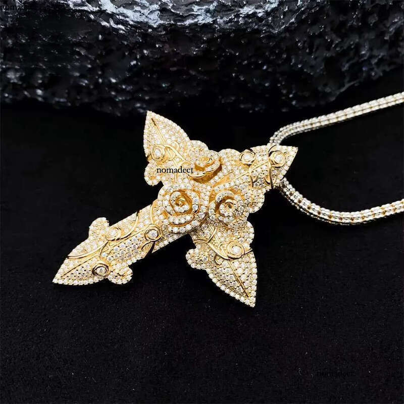 Hip Hop Sier Cross Rock Iced Out Jewelry Moissanite Pendant b8
